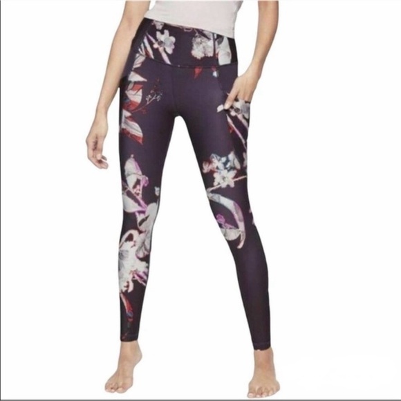 Athleta Salutation Stash Pocket Magnolia Plum#384003 Size Medium - Picture 1 of 11